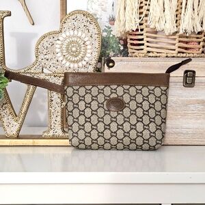 EUC Gucci Plus Coated Canvas Clutch/Wristlet